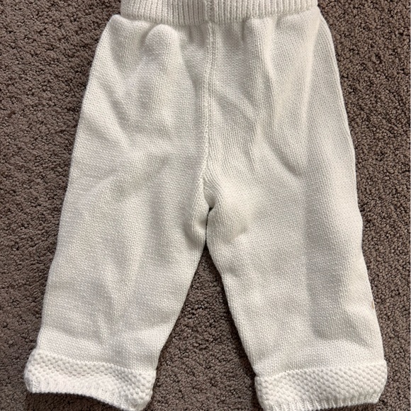 Brand new without tags white knit baby two piece set with wooden toggle buttons - Picture 2 of 6
